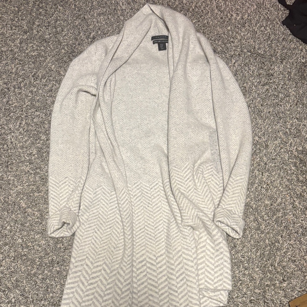 Tahari Light Gray Chevron cashmere Cardigan